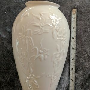 Lenox Iris vintage Vase with 14k gold edging